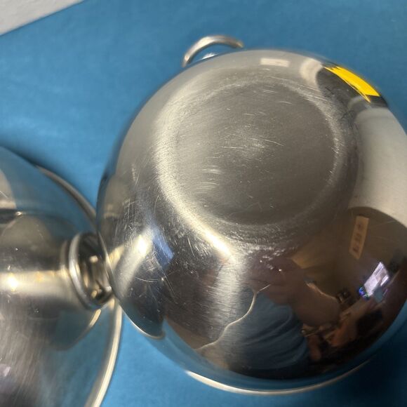 Nesting Mixing Bowls Set of 3 Metal with thumb rings 8”, 7” & 5.5” - Picture 10 of 16